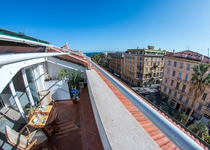 Mansarda Luminosa In Centro A Sanremo